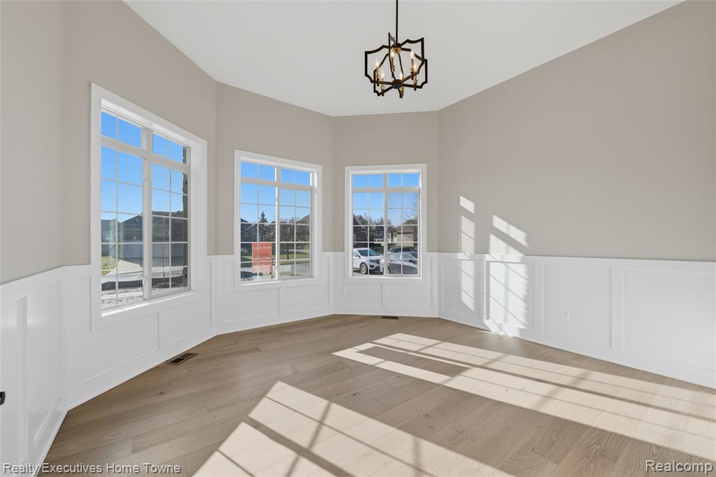 35701 Strongford Drive, New Baltimore, MI, 48047