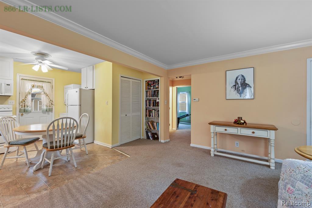 566 BAGLEY Street, Lake Orion, MI 48362 — Photo 6