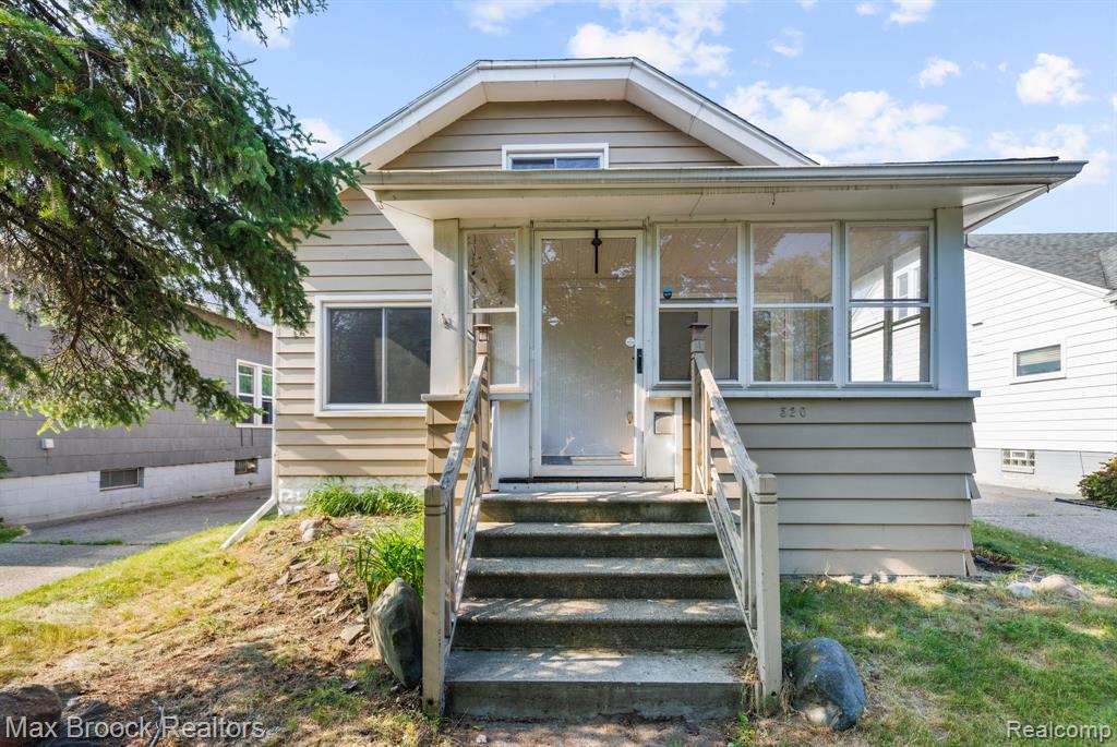 520 E Hazelhurst Street, Ferndale, MI 48220 — front exterior