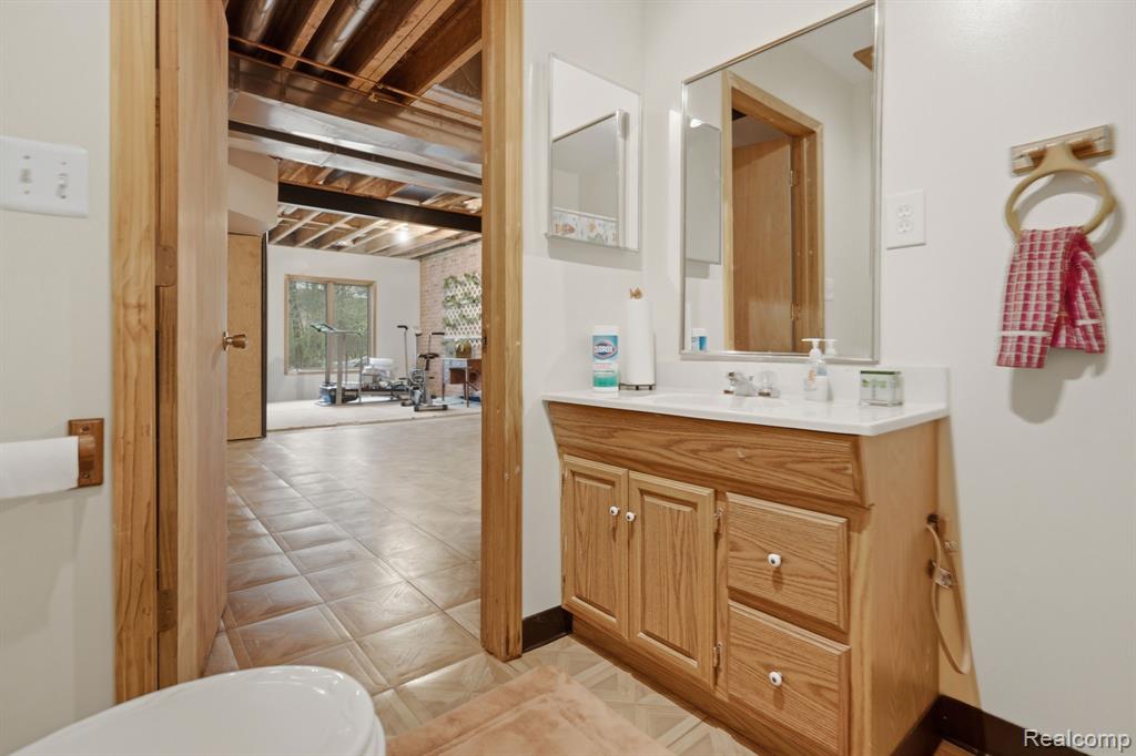 3630 S Shimmons Circle, Auburn Hills, MI 48326 — Photo 40
