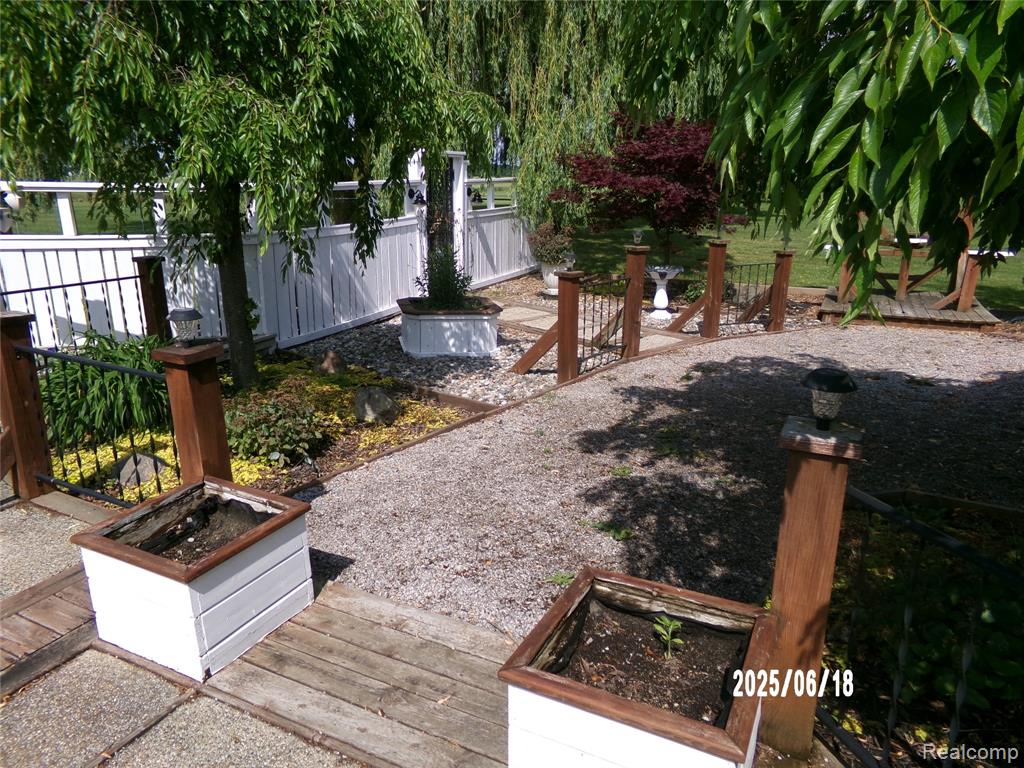 9585 Henderson Road, Corunna, MI 48817 — Photo 8