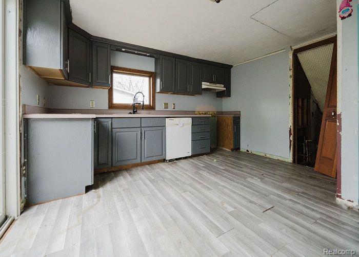 241 W CHESTNUT Street, Breckenridge, MI 48615 — Photo 13