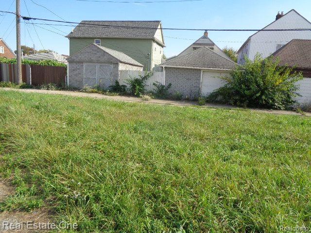4994 CARPENTER Street, Hamtramck, MI 48212 — Photo 3
