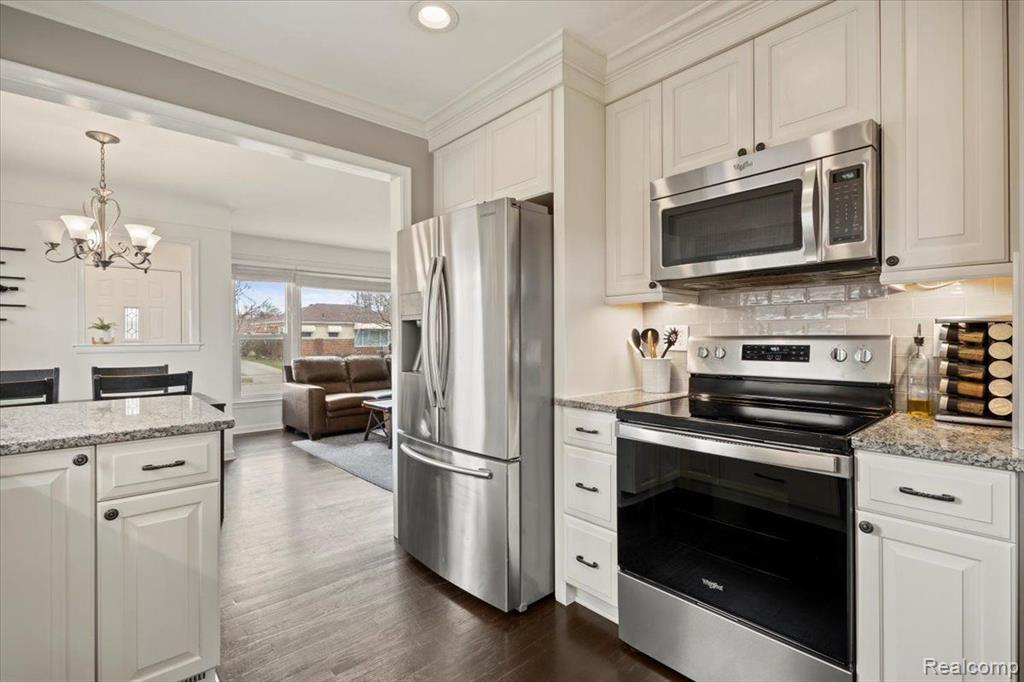 524 E LA SALLE Avenue, Royal Oak, MI 48073 — Photo 19