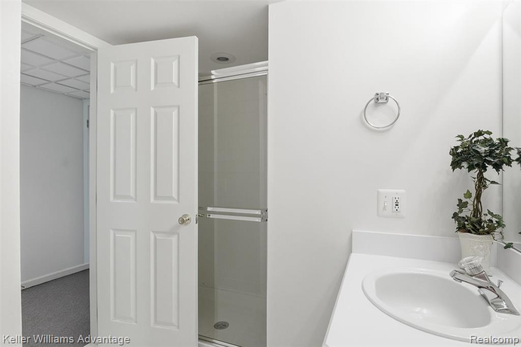 47796 Arbor Trail, Northville, MI 48168 — Photo 42