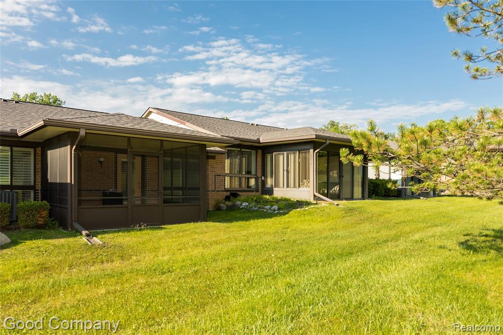969 Wexford Way, Rochester Hills, MI 48307 — Photo 23