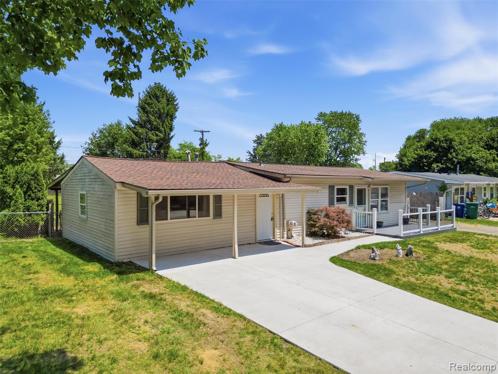 6271 Stephen, Brighton, MI 48116 — Photo 2
