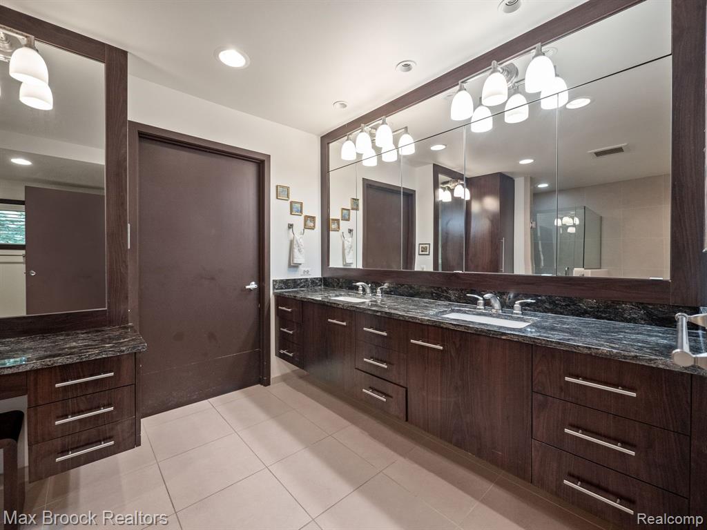 7448 STONY RIVER Court, Bloomfield Hills, MI 48301 — Photo 8
