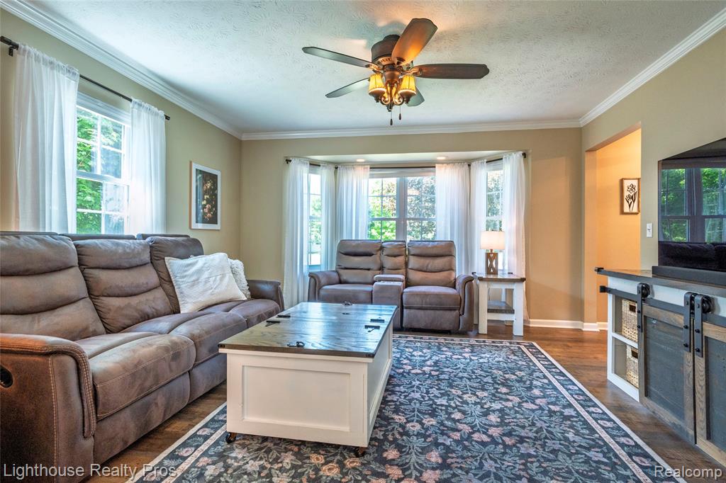 6713 Cheddar Valley Drive, Brighton, MI 48116 — Photo 9