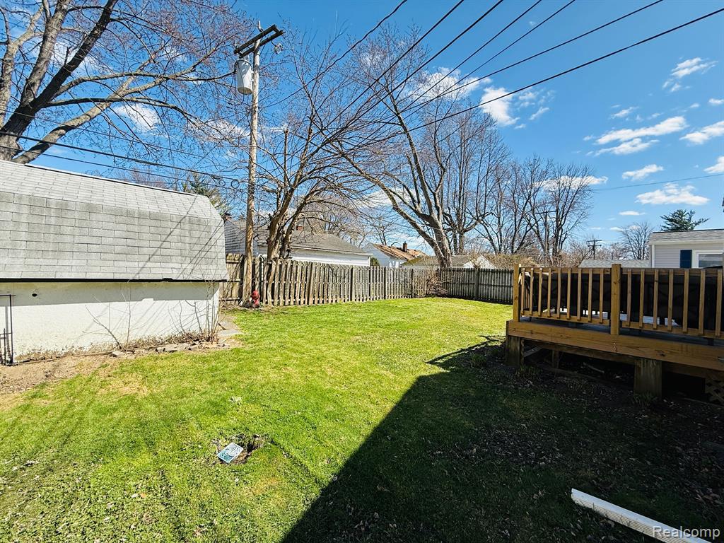 669 CHIPPEWA Street, Mount Clemens, MI 48043 — Photo 40