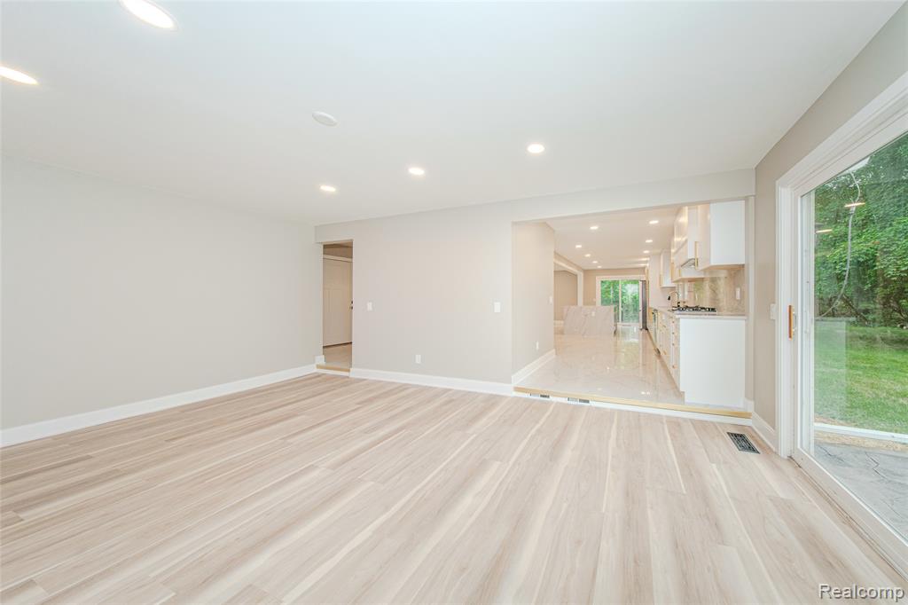 21993 Riverview Drive, Beverly Hills, MI 48025 — Photo 26