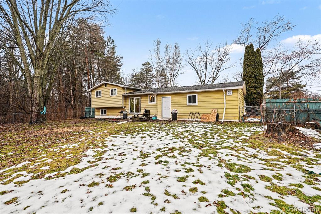 5429 Wakefield Road, Grand Blanc, MI 48439 — Photo 15