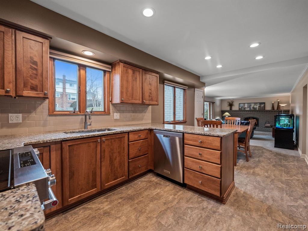 5562 ABINGTON Road, West Bloomfield, MI — Photo 3