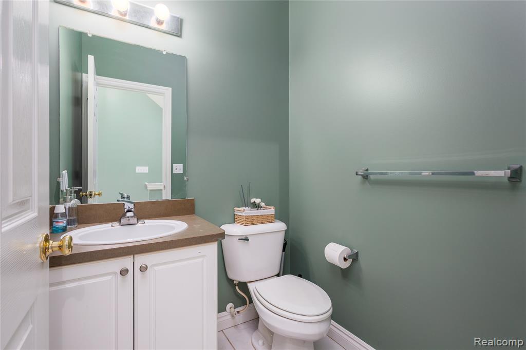 1569 E Lakeview Lane, Canton, MI 48187 — Photo 12