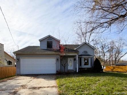 4773 Chipman Drive, Waterford, MI 48327 — front exterior