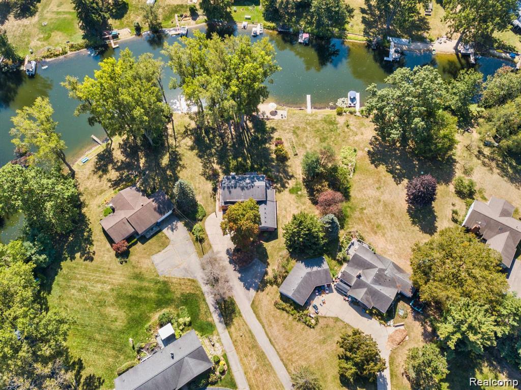 880 Artdale Drive, White Lake, MI 48383 — Photo 46