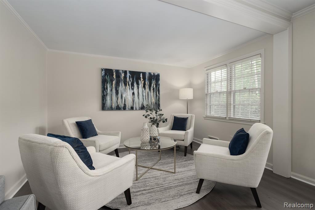 555 N GLENGARRY Road, Bloomfield Hills, MI 48301 — Photo 6