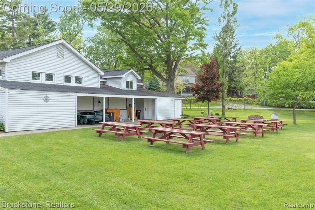 7900 DETROIT Boulevard, West Bloomfield, MI 48323 — Photo 45