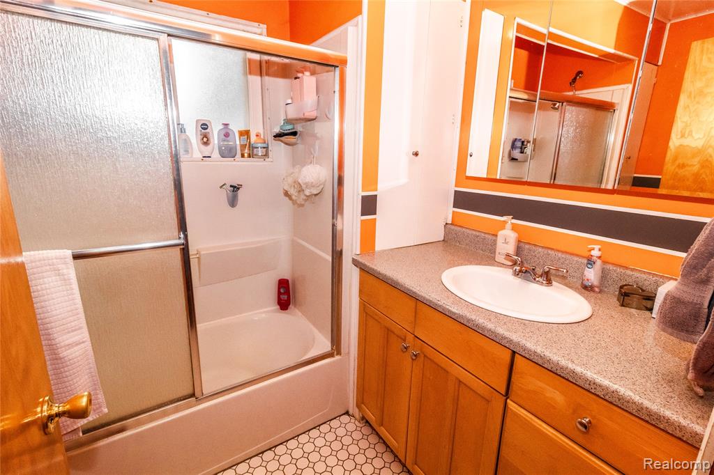1334 Peppermill Road, Lapeer, MI 48446 — Photo 15