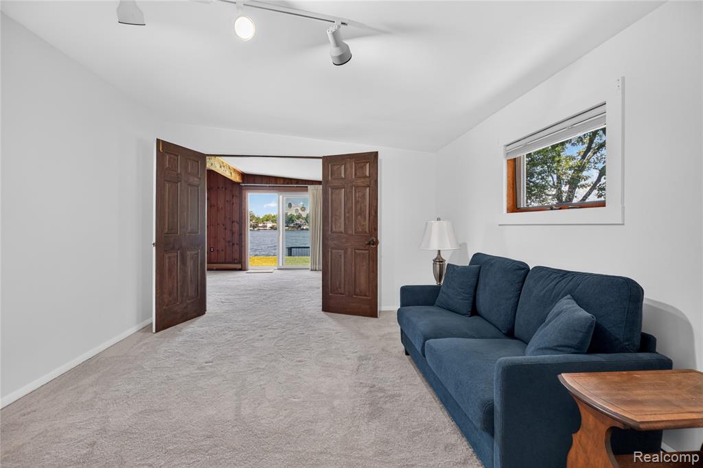 91 Crescent Avenue, Lake Orion, MI 48362 — Photo 13