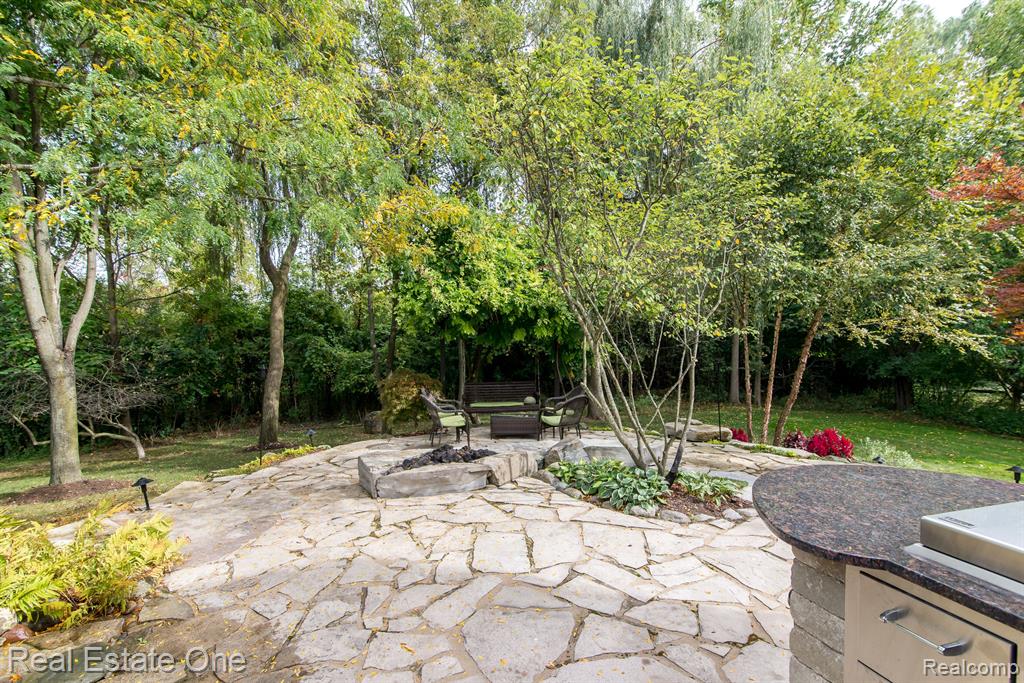 4088 PARKSTONE Court, Troy, MI 48098 — Photo 14