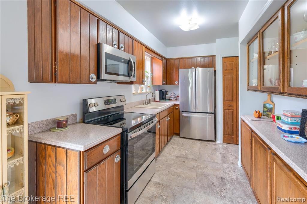 9370 Vienna Road, Otisville, MI 48463 — Photo 9