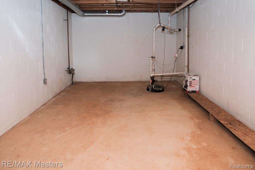 27178 John Drive, New Boston, MI 48164 — Photo 47