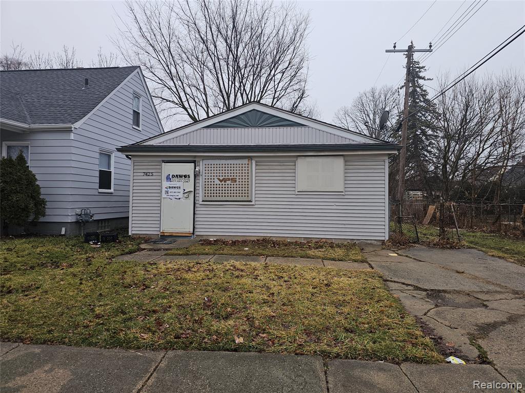 7425 Stahelin Avenue, Detroit, MI 48228 — front exterior