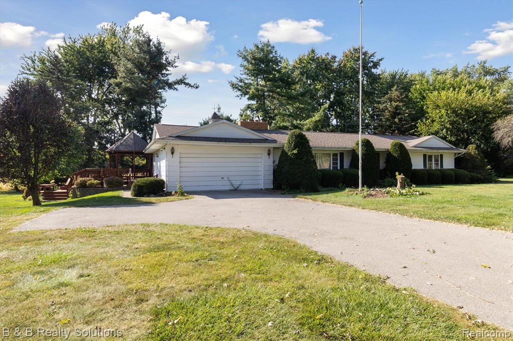 5225 LAKE PLEASANT Road, North Branch, MI 48461 — Photo 3