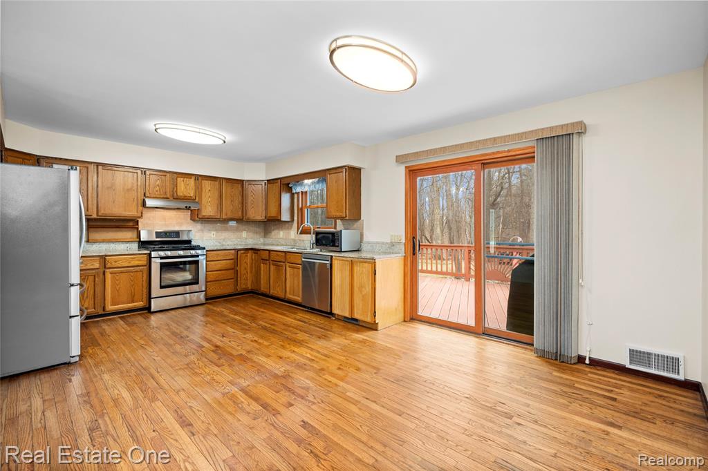 4921 Crestview Drive, Clarkston, MI 48348 — Photo 16