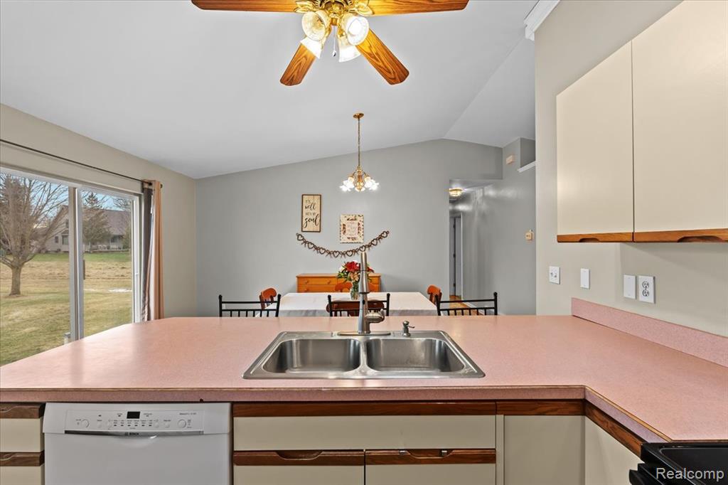 4151 Cook Road, Swartz Creek, MI 48473 — Photo 11