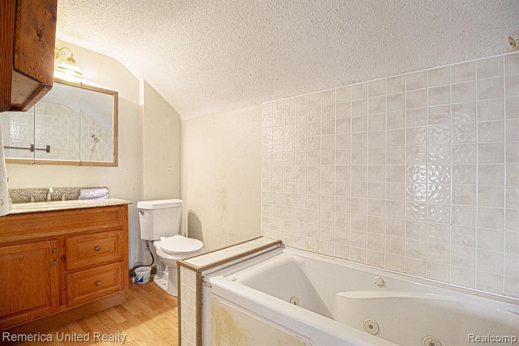 4342 PLEASANT VALLEY Road, Brighton, MI 48114 — Photo 12