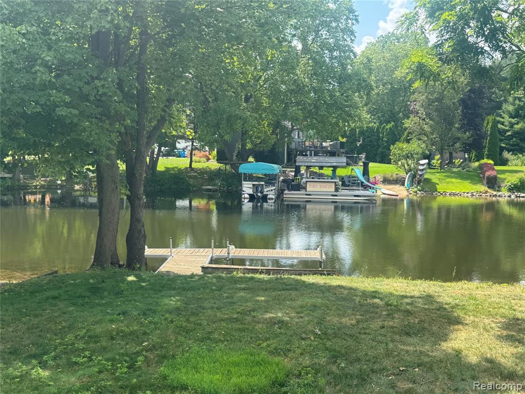 5245 Riverwalk Trail, Commerce Twp, MI 48382 — Photo 8