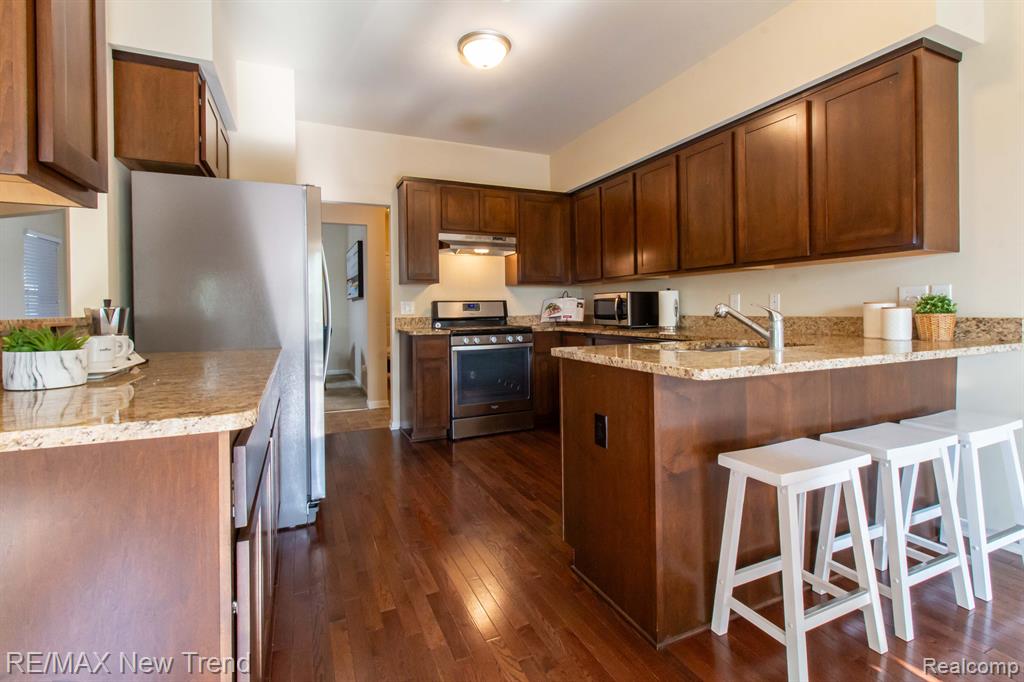 24485 ROSEMONT Drive, South Lyon, MI 48178 — Photo 16