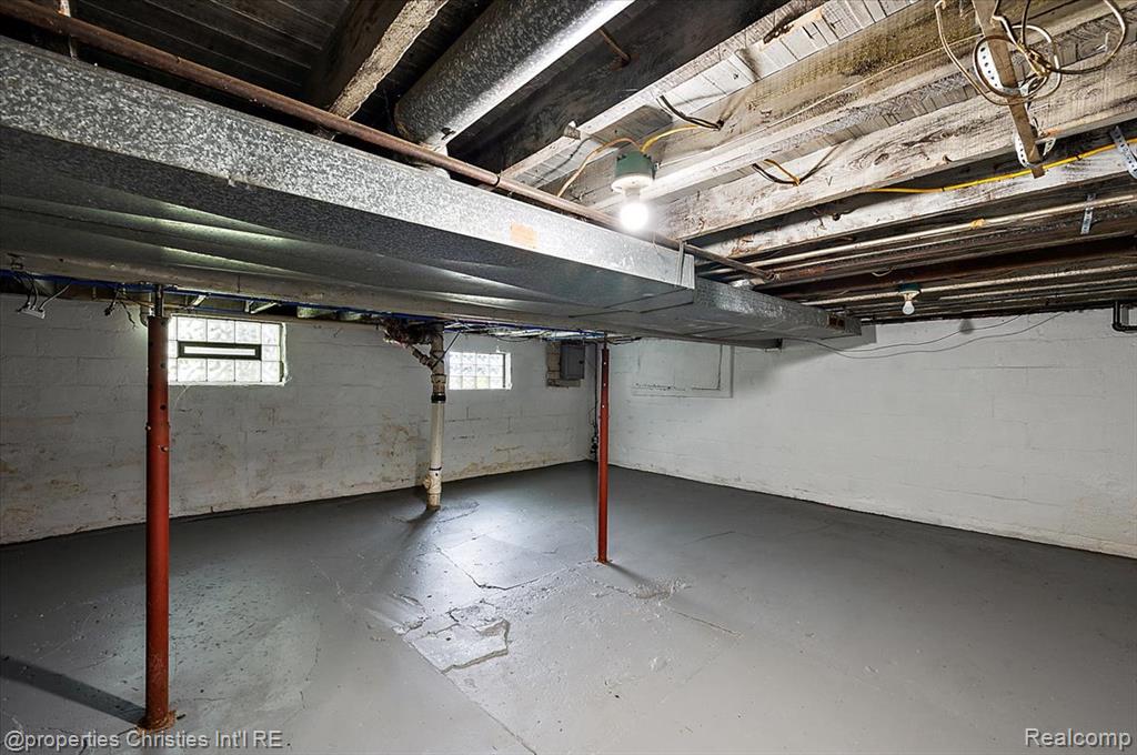 80 Michigan Avenue, Pontiac, MI 48342 — Photo 30