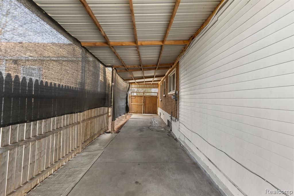 6305 ARCHDALE Street, Detroit, MI 48228 — Photo 32
