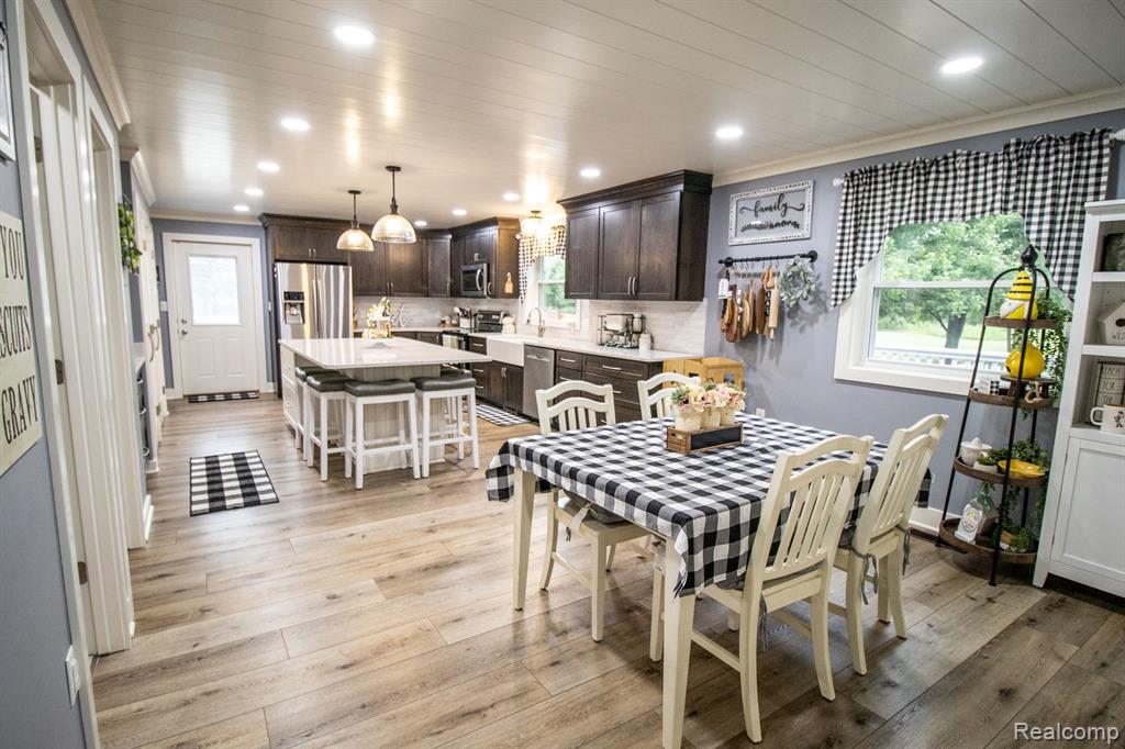 4585 Burt Road, Birch Run, MI 48415 — Photo 11