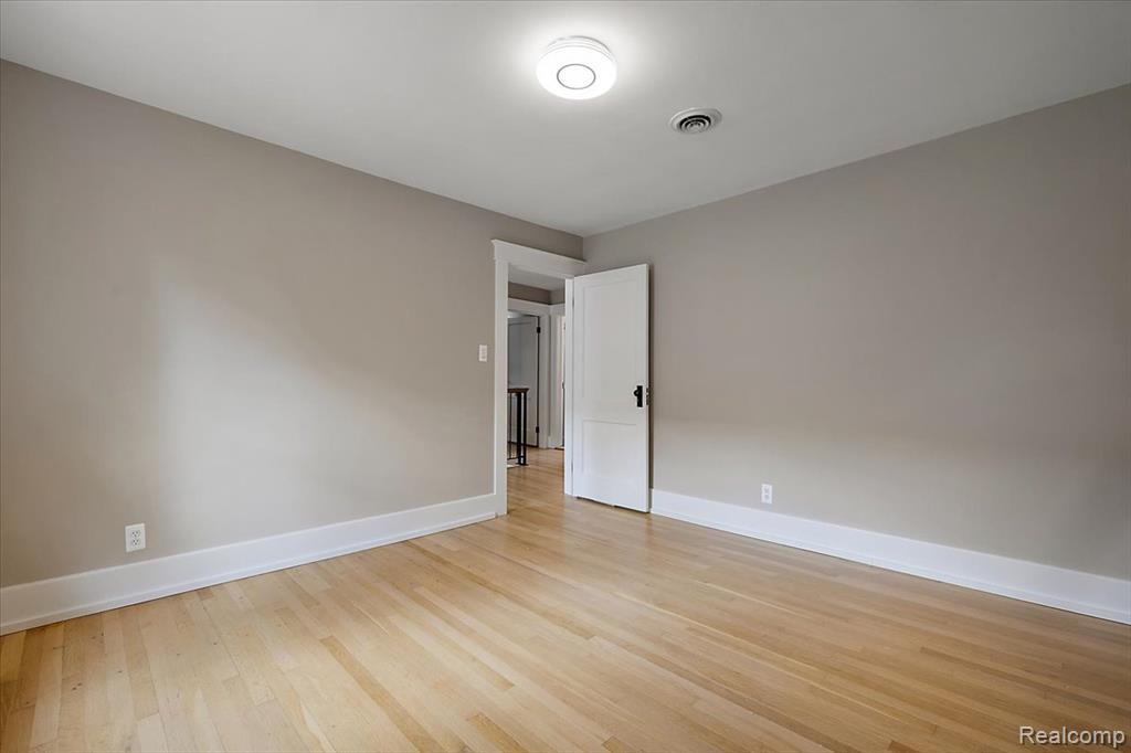 776 W LINCOLN Street, Birmingham, MI 48009 — Photo 20