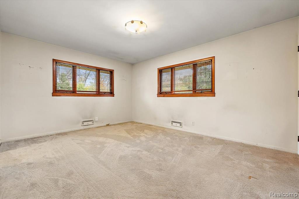 17455 Kinross Avenue, Beverly Hills, MI 48025 — Photo 20
