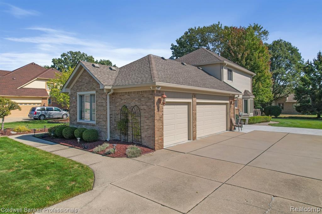 43246 Winterfield Drive, Sterling Heights, MI 48314 — Photo 46