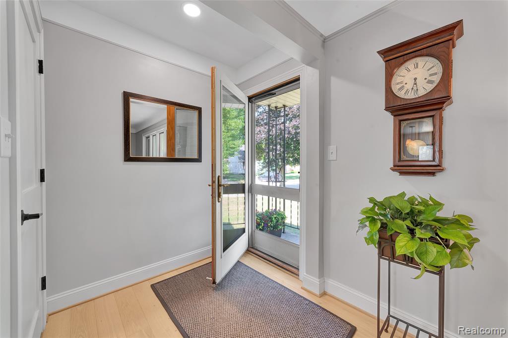 549 S Bywood Avenue, Clawson, MI — Photo 3