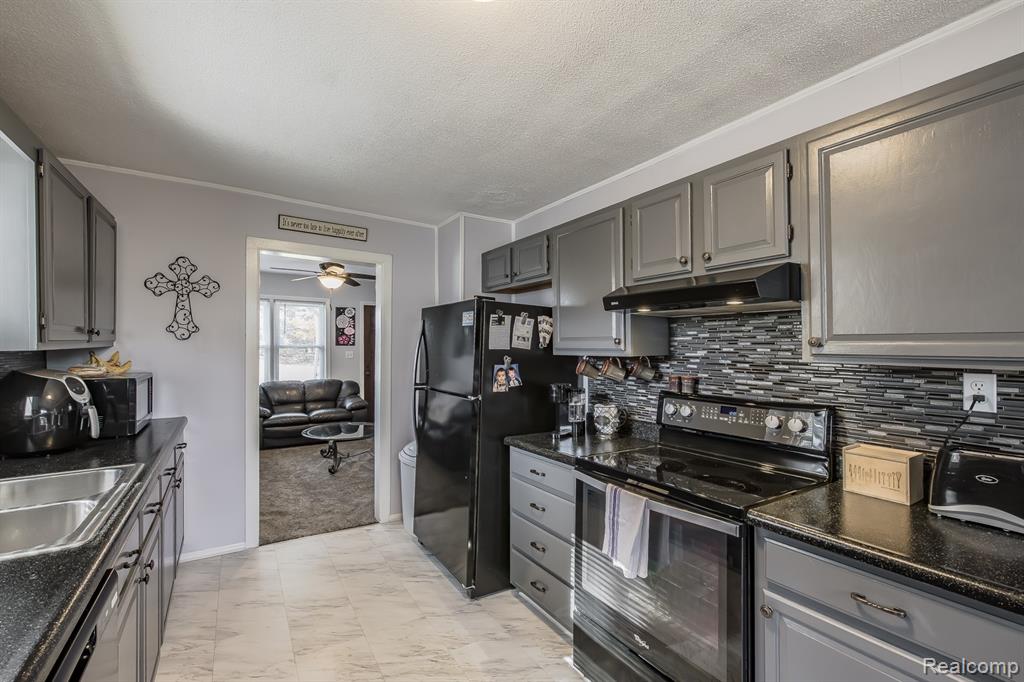 44084 Utica Road, Utica, MI 48317 — Photo 7
