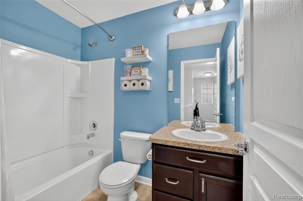 30192 Macintosh Lane, New Hudson, MI 48165 — Photo 27