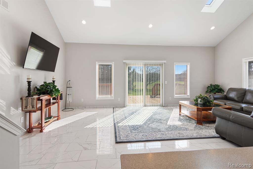 45800 MEADOWS Circle W, Macomb, MI 48044 — Photo 3