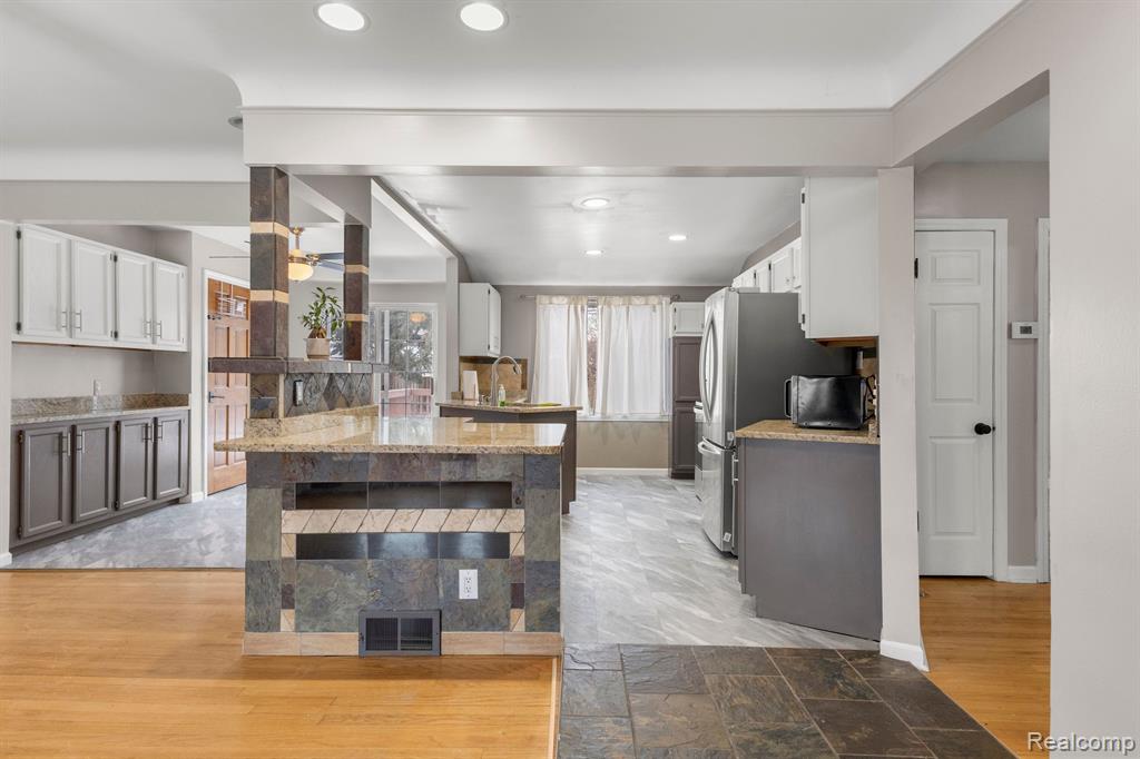 4255 SAMOSET Road, Royal Oak, MI 48073 — Photo 19
