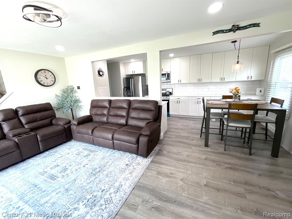9446 PARKWOOD N, Davison, MI 48423 — Photo 18
