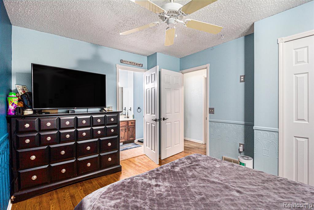 5524 Aylesbury Drive, Waterford, MI 48327 — Photo 14