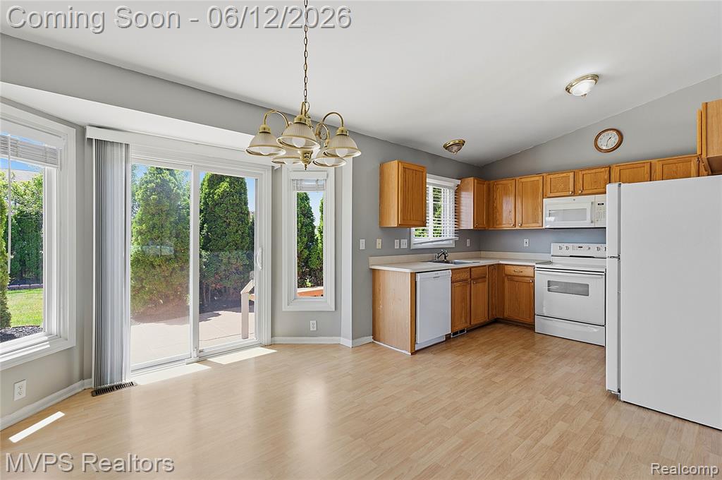 21618 Sue Ellen Drive, Macomb, MI 48044 — Photo 6