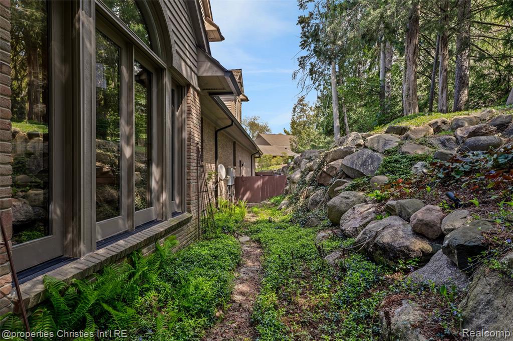 4712 Buckby Cross, Bloomfield Hills, MI 48302 — Photo 52