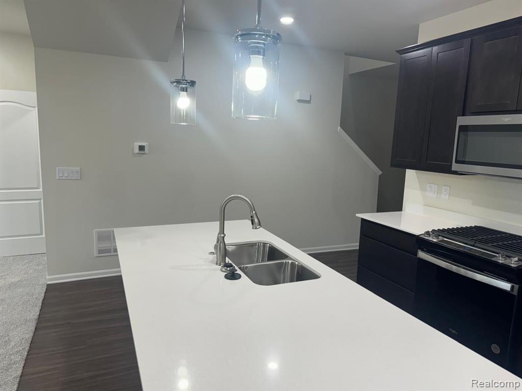 629 ADDISON Circle, Walled Lake, MI 48390 — Photo 3